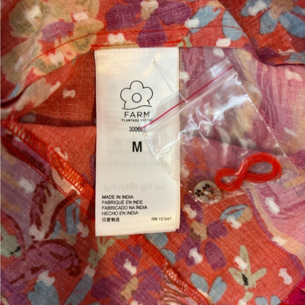 FARM Rio Red Spring Bananas Blouse Size Medium NWT - Picture 10 of 11
